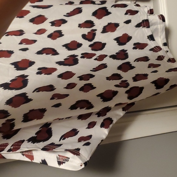 Emery Rose Batwing Top - Picture 9 of 9